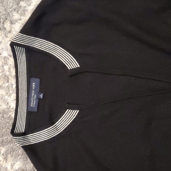 Cardigan - Picture 2 of 4